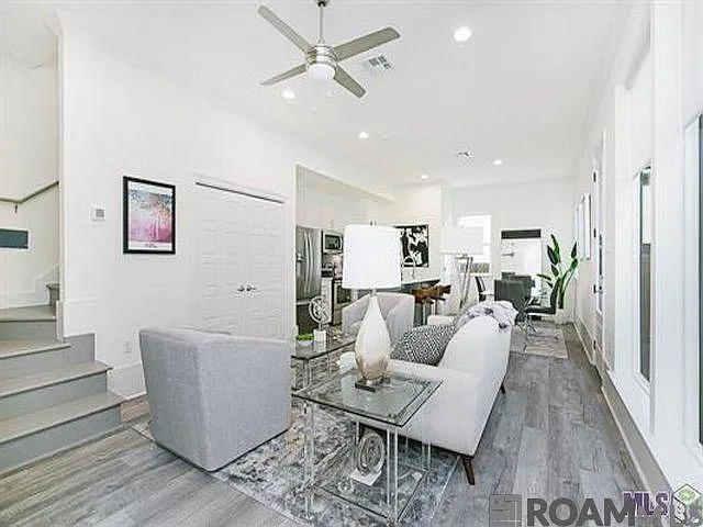 3 bed, 1559 sqft, $2,100 — Photo 3