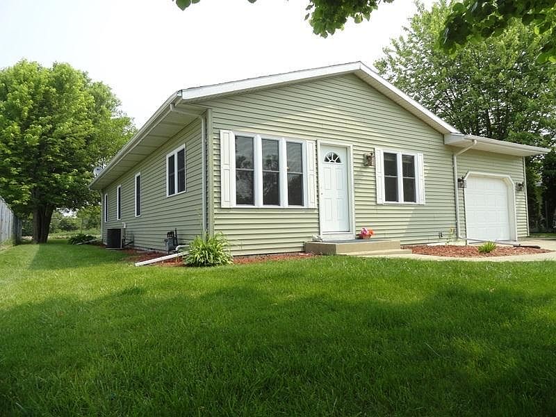 1st image of 410 W Westlawn Ave