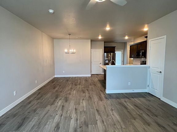 3rd image of 2535 Brodie Ln