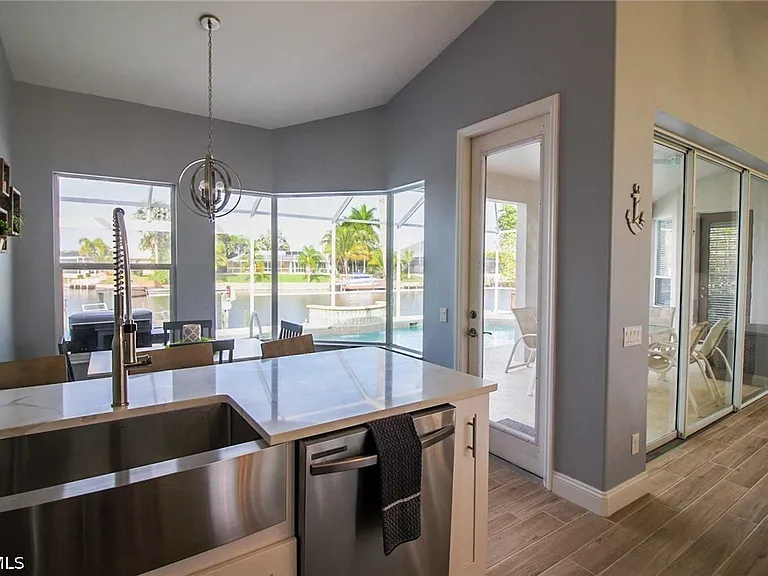 5020 SW 17th Ave — Photo 22