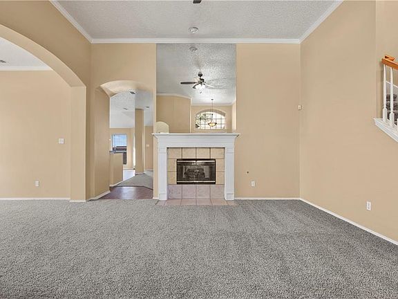 4th image of 5028 San Jacinto Dr