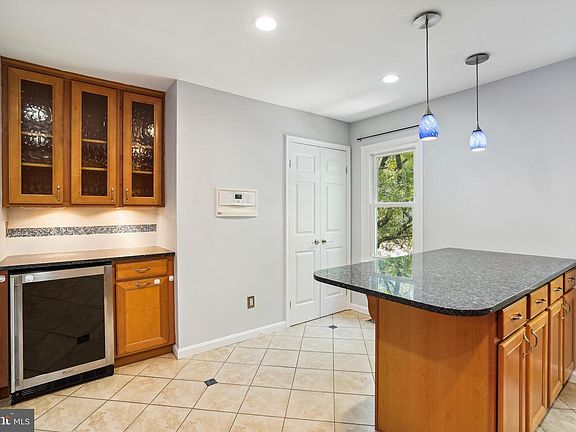 4th image of 1150 N Taylor St #1