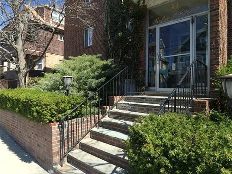 44 Belmont St — Photo 9