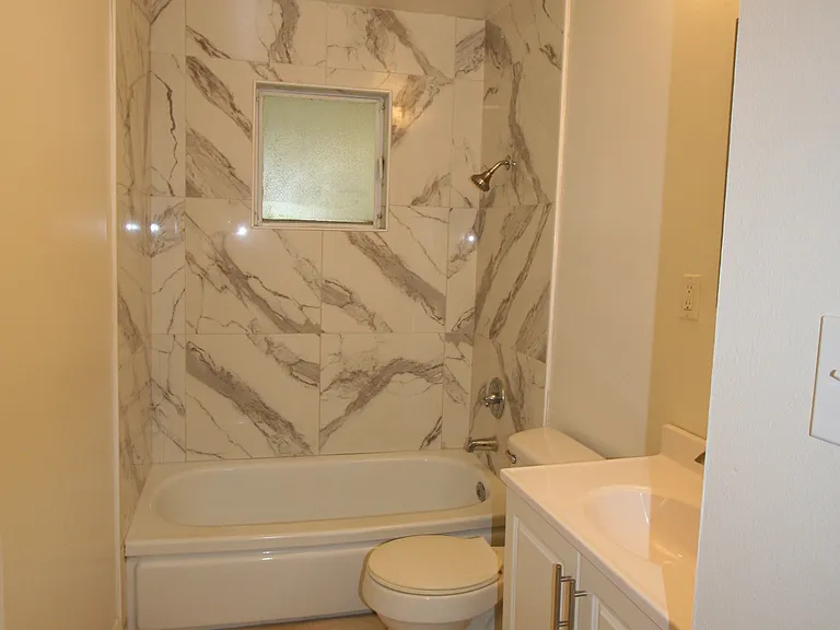 2736 Northglen St — Photo 18