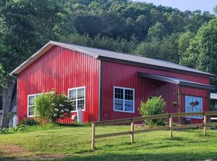 239 Seals Rd, Pikeville, TN 37367