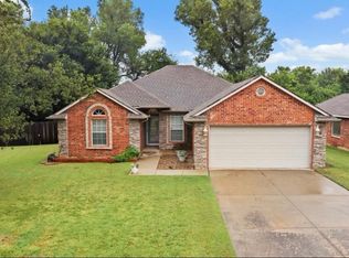 832 Shady Creek Ln, Yukon, OK 73099