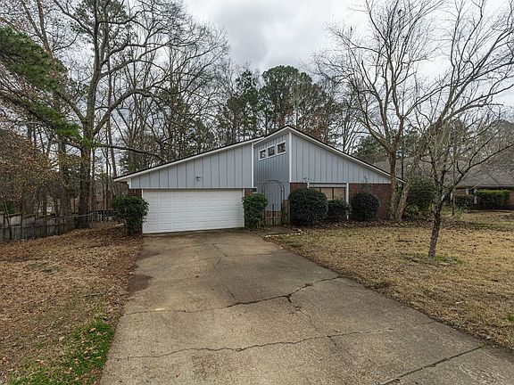 2nd image of 575 Bradford Dr