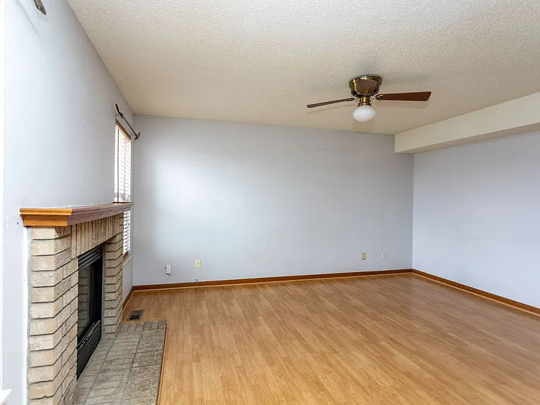 1130 Pond Side Dr — Photo 14