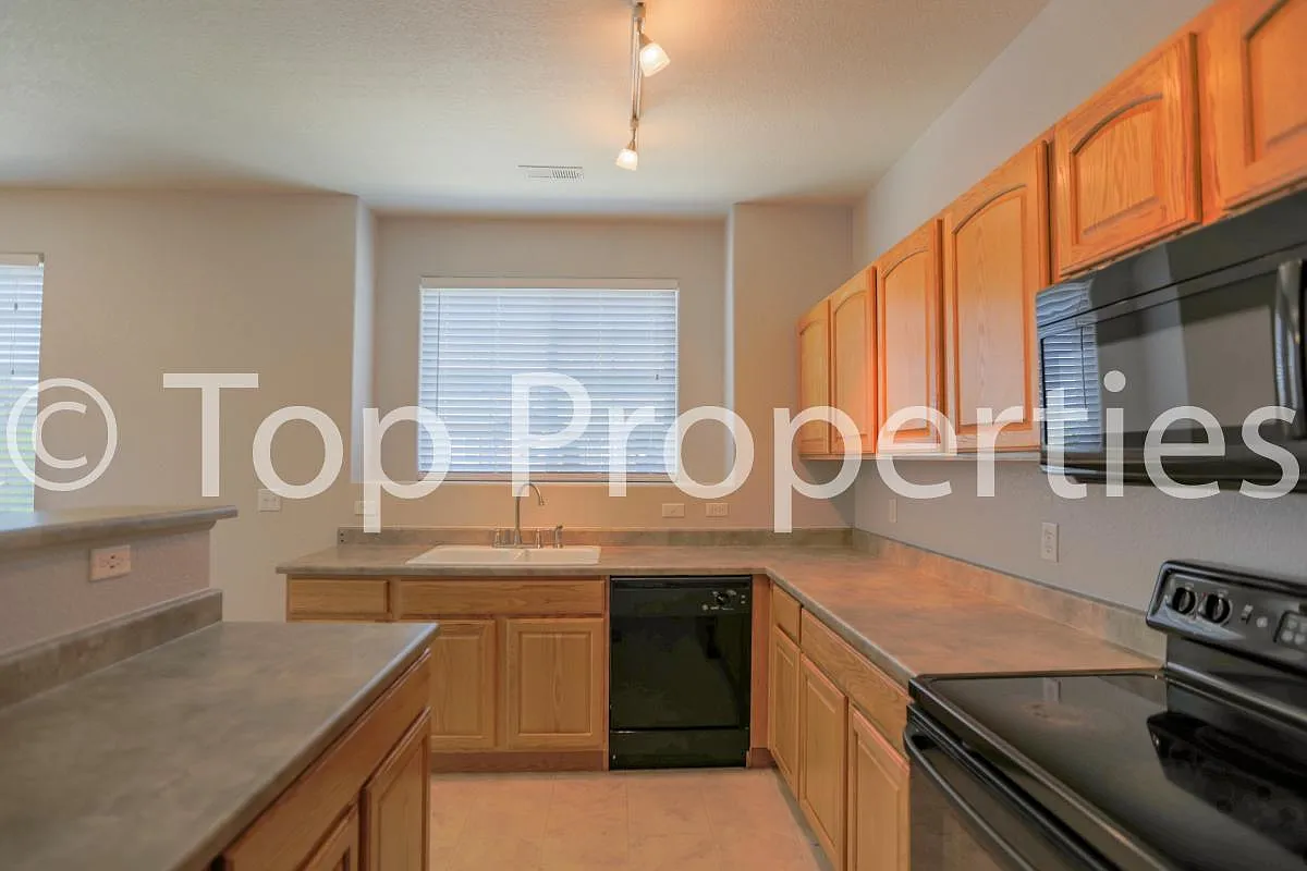 2 bed, 1148 sqft, $1,575 — Photo 4