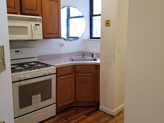 2nd image of 53 W 104th St APT 4B