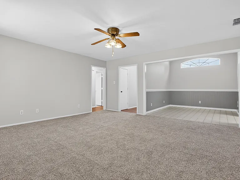 5301 Tartan Cir — Photo 4