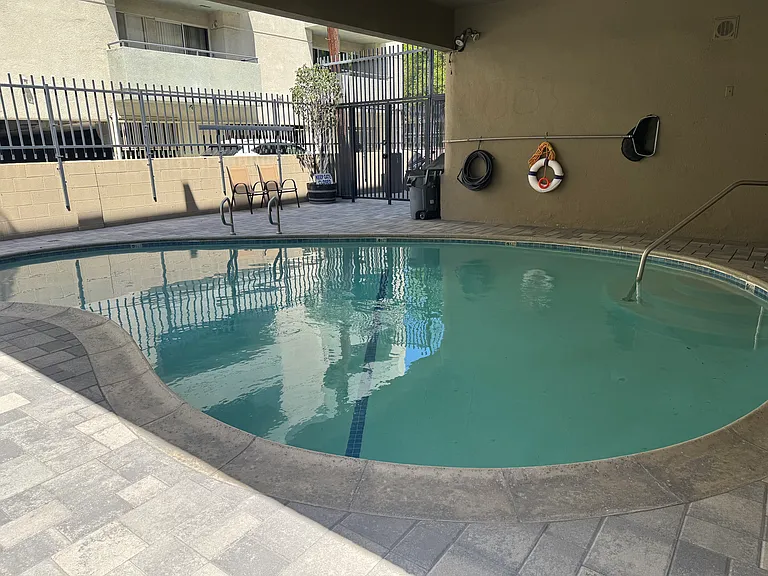 6574 Fountain Ave #10 — Photo 13