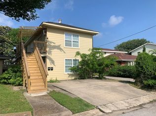 213 1st St #A, Galveston, TX 77550