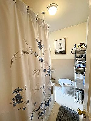 4th image of 171 Thompson St APT 17