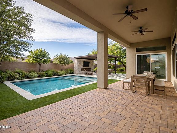 4th image of 1529 W LAUREL GREENS Court