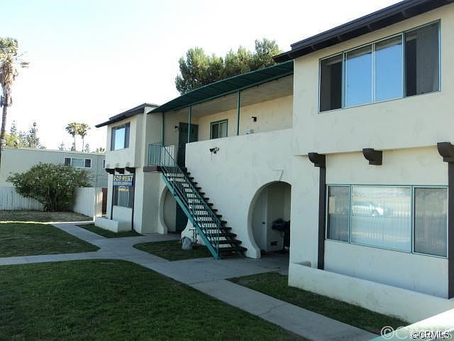 1st image of 815 N Vineyard Ave