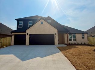 675 Primitivo Ave, Tontitown, AR 72762