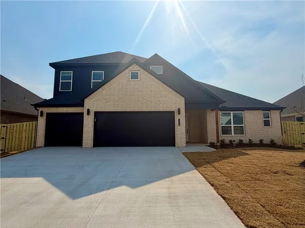 675 Primitivo Ave, Tontitown, AR 72762