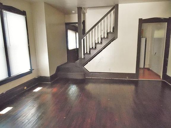 5th image of 2157 Indianola Ave