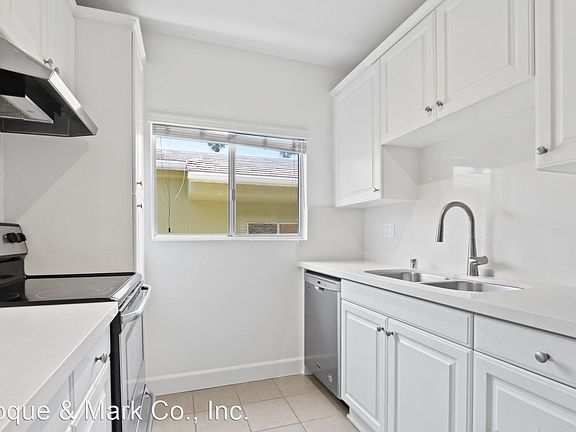 3rd image of 843 18th St #4
