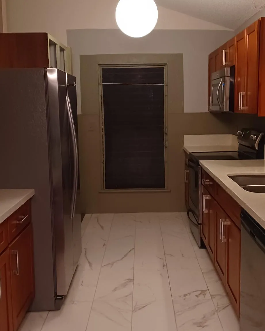 4 bed, 1296 sqft, $4,500 — Photo 2