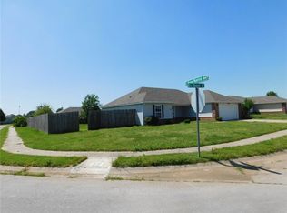 2345 D J Duvall Dr, Bentonville, AR 72751