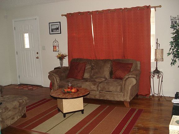 Spacious living room