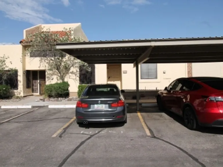2486 N Ironwood Ridge Dr — Photo 2