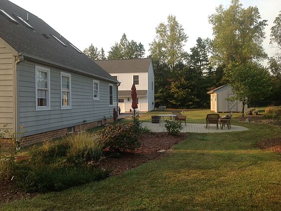 Patio and garden hed