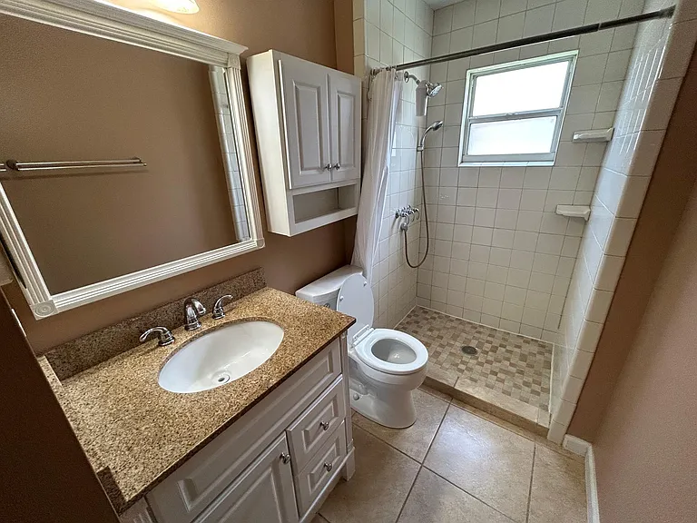 10816 Waterford Ct — Photo 24