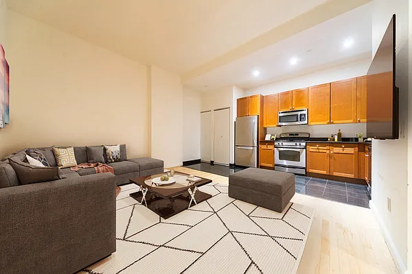 Rented by Platinum Properties | media 11