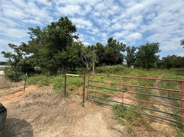 8667 Shamrock Rd, Tussy, OK 73488