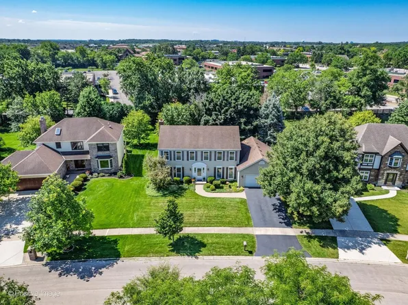 89 Christina Cir, Wheaton, IL 60189