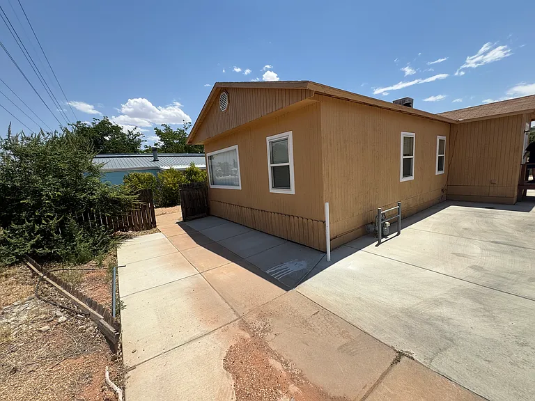 380 E Telegraph St — Photo 4