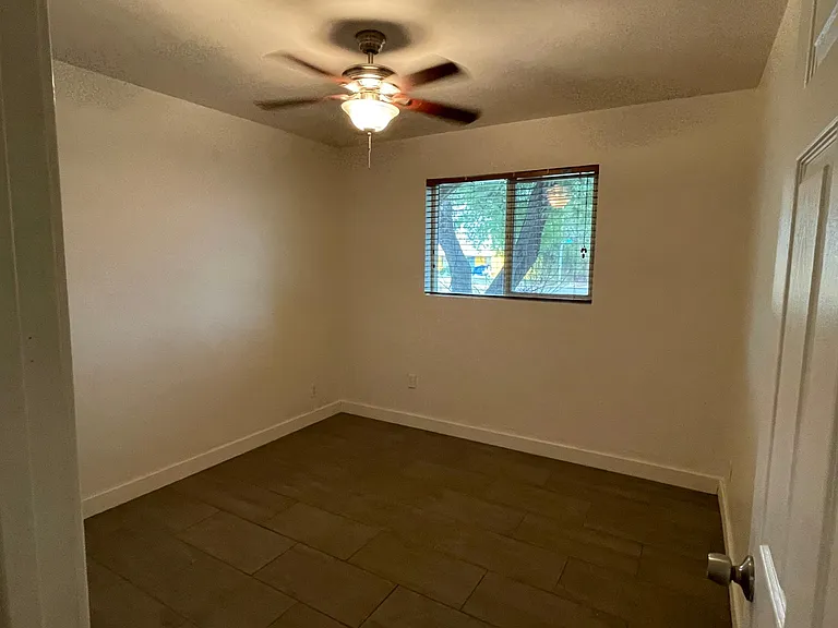 1730 S Parkside Dr — Photo 6