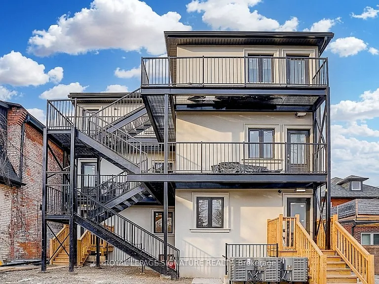 252 Annette St #2 — Photo 4