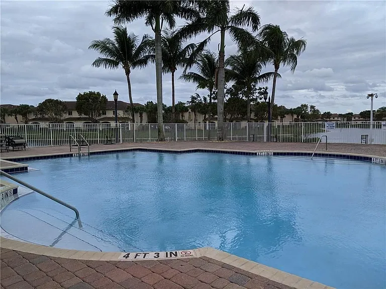 2761 SW 85th Ave — Photo 9