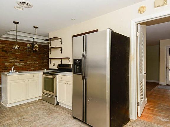 4th image of 9309 Redington Dr