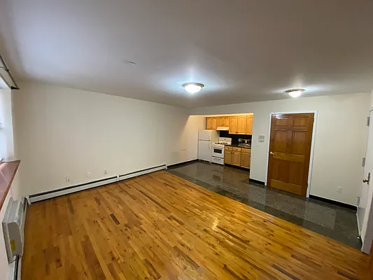 Rented by Realty 2000 Corp | media 2