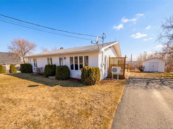 Bridge St #1505, Bathurst, NB E2A 1W7