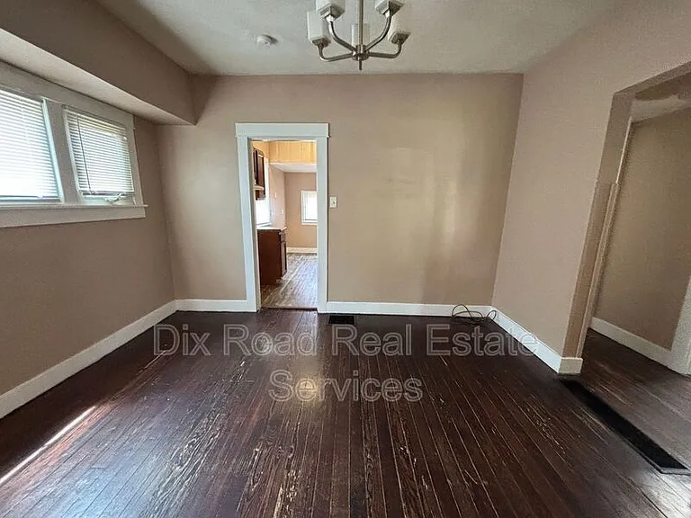 24 Lutz Ave — Photo 9