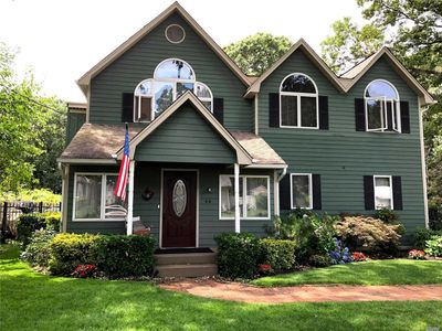 44 Parkway Blvd, Ronkonkoma, NY, 11779