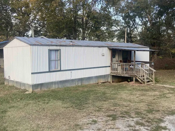 66 Cedar St, Friendship, TN 38034