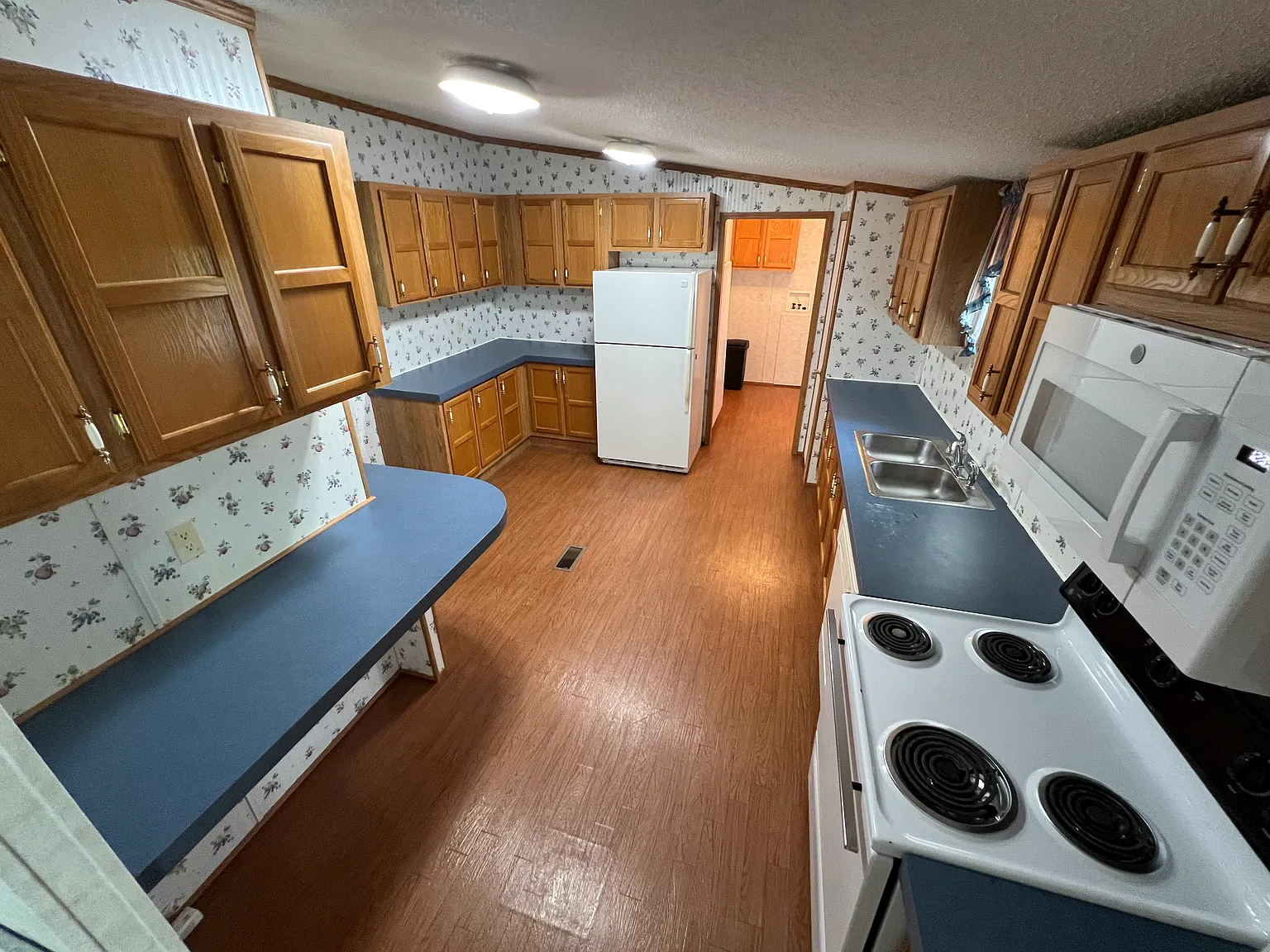 3 bed, 2000 sqft, $2,000 — Photo 4