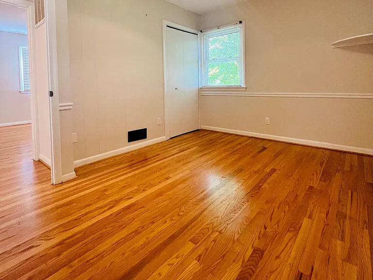 407 Anderson Ave — Photo 13