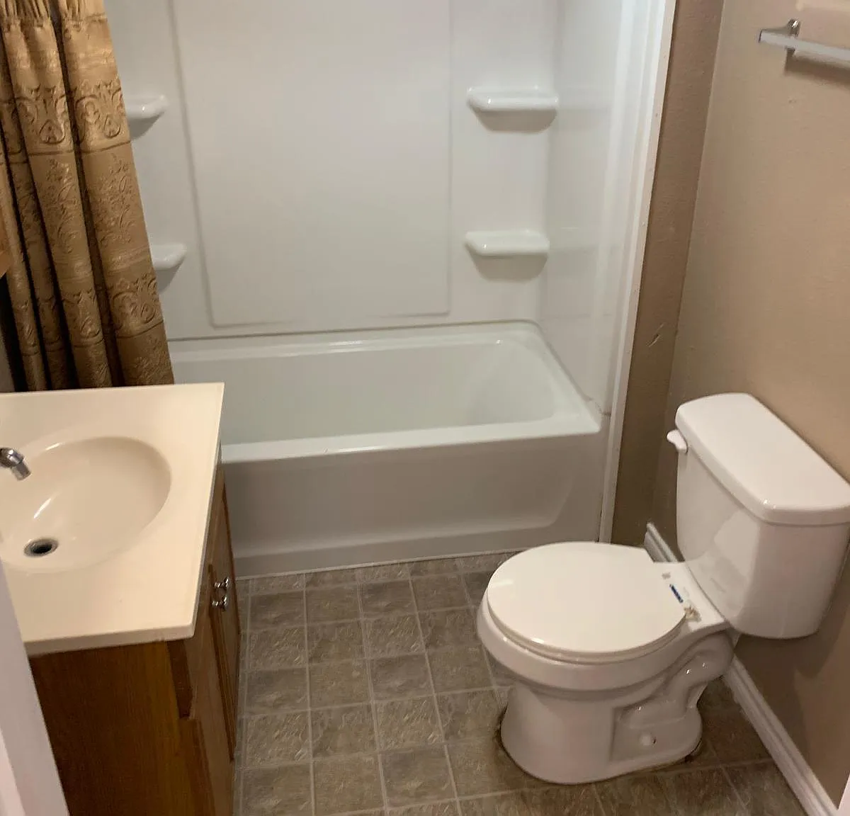 2 bed, 1030 sqft, $950 — Photo 2
