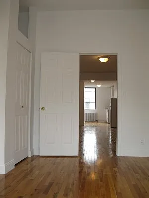 Rented by Tower Brokerage | media 16