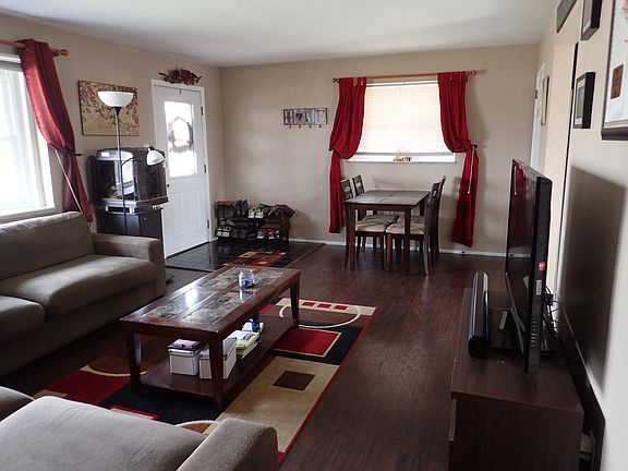 Living room & Dining area