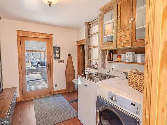 5th image of 651 Robinson Rd