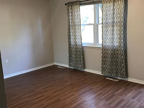 4th image of 359 River Rd